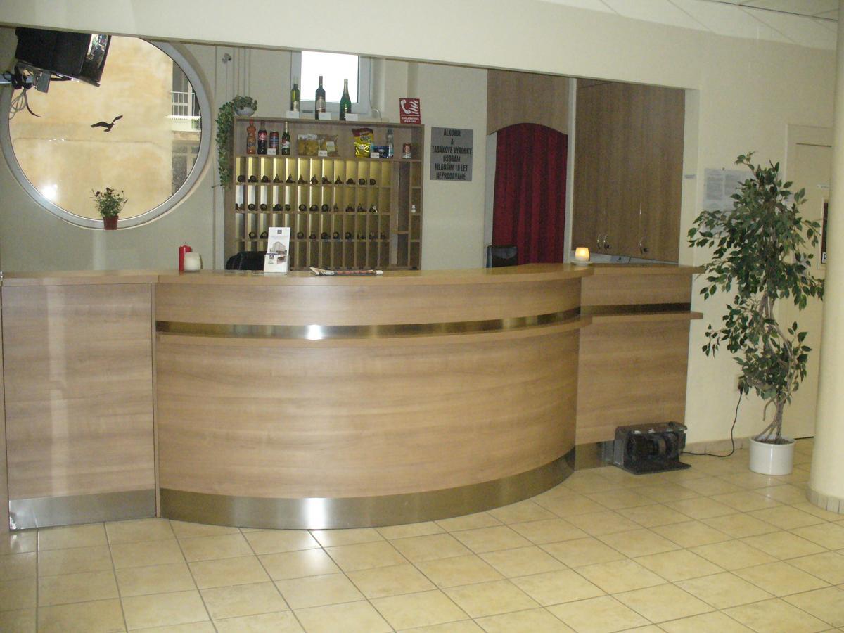 Hotel Morava Угерске-Градиште Экстерьер фото