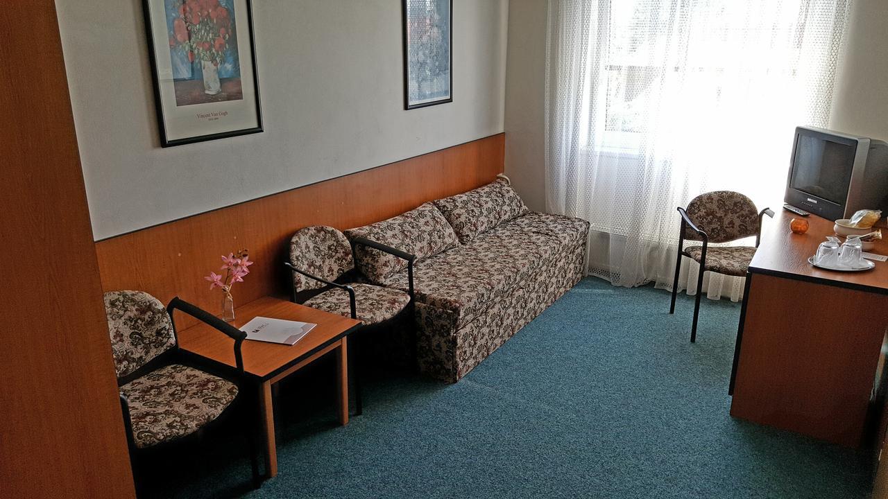 Hotel Morava Угерске-Градиште Экстерьер фото